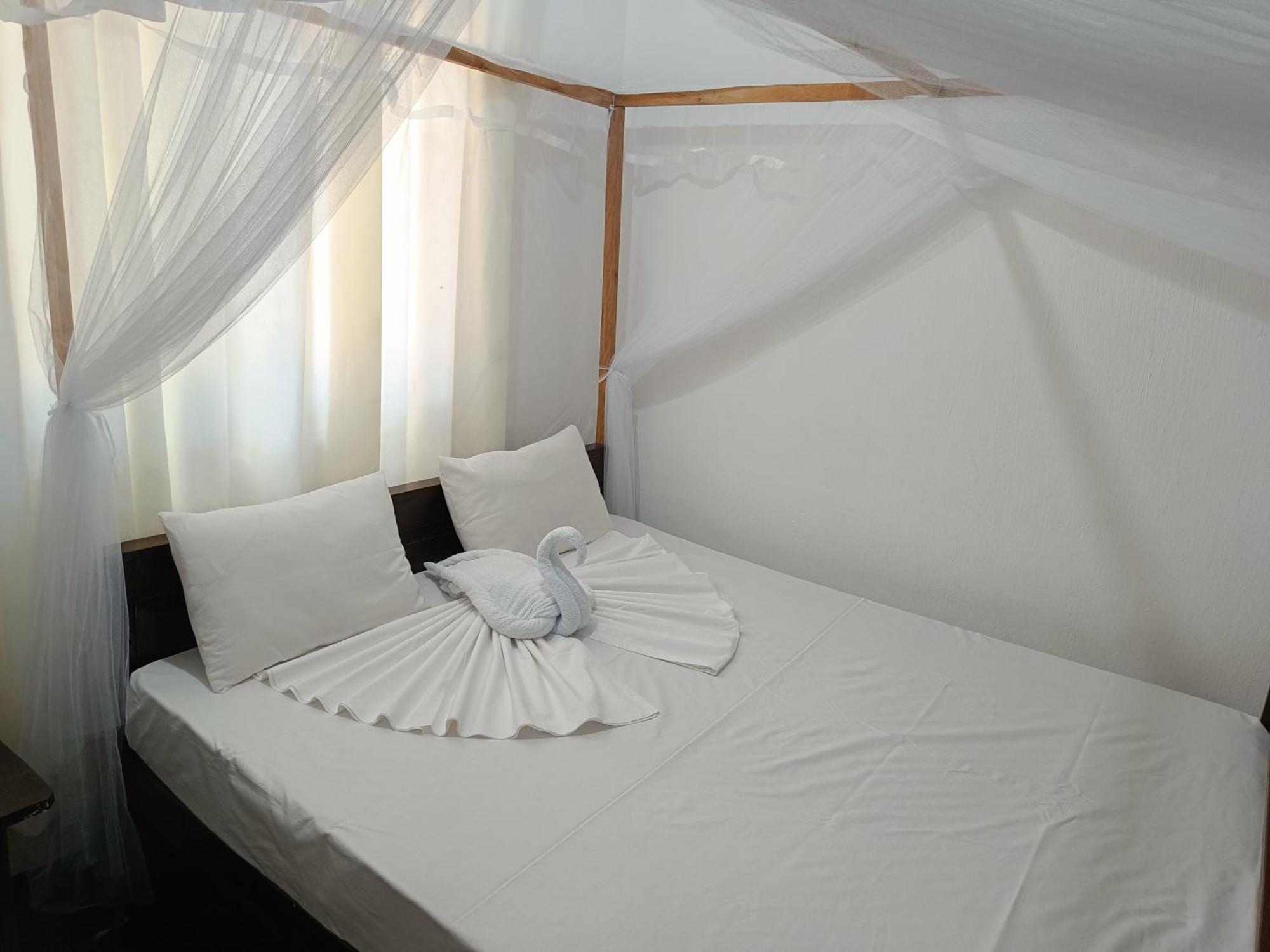 Kingly Aroma Hotel Arugam Bay Room photo