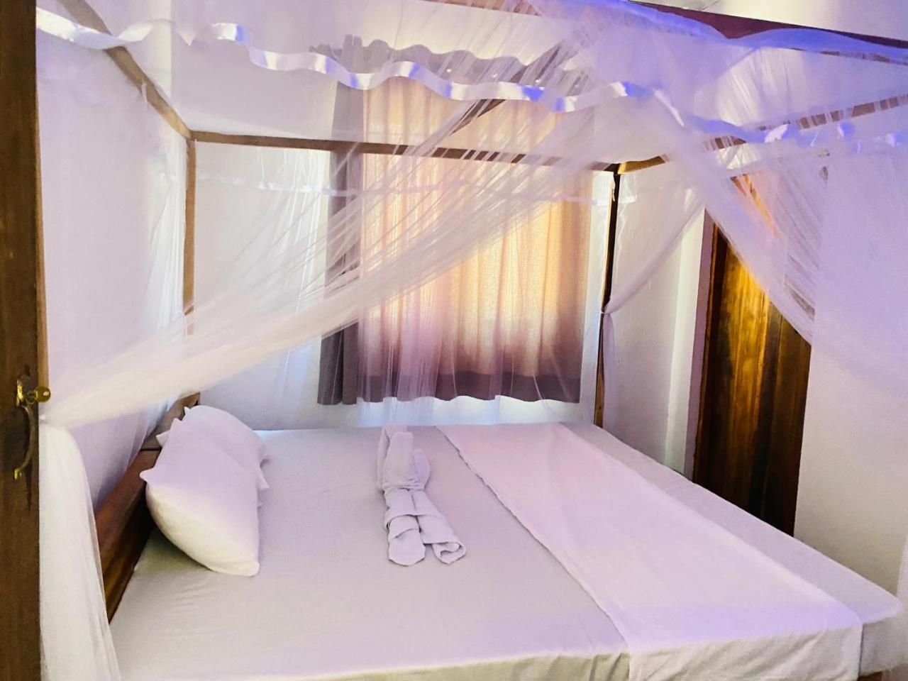 Kingly Aroma Hotel Arugam Bay Room photo